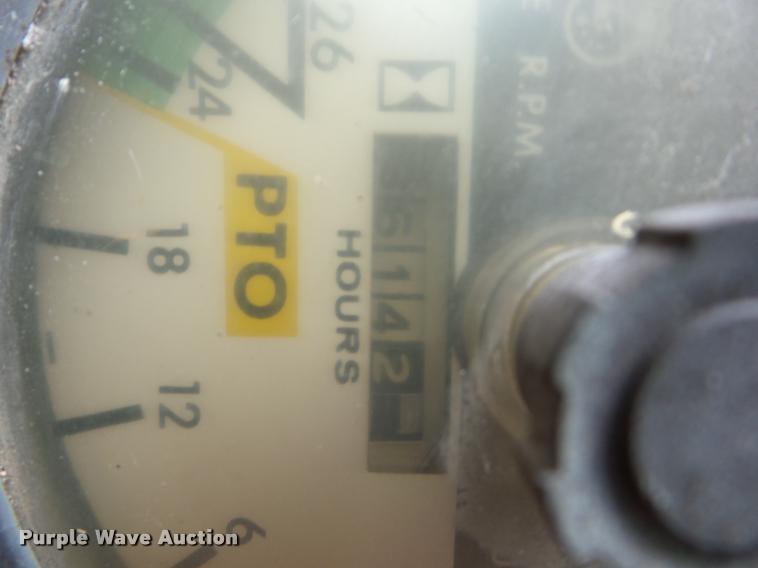 image for item J8673 1975 International Farmall 1566 Tractor