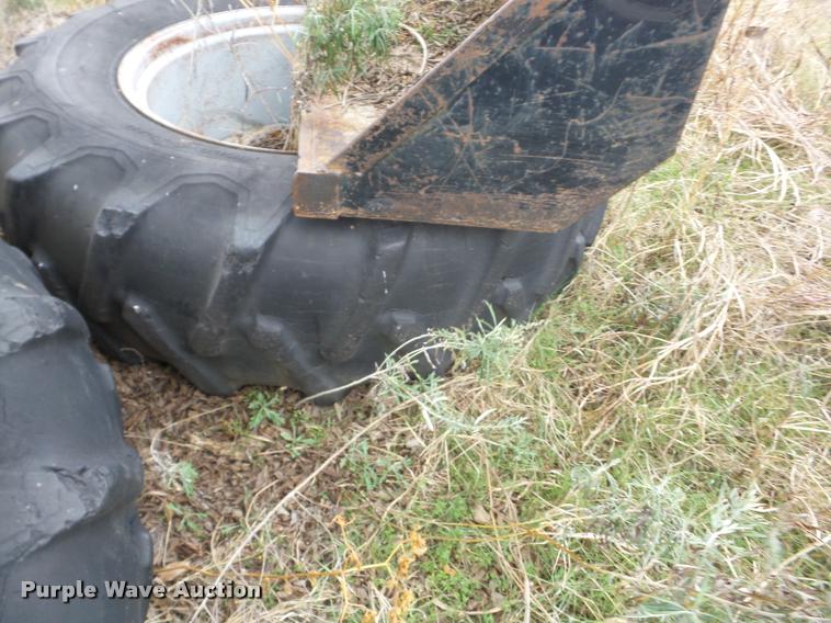 image for item J8673 1975 International Farmall 1566 Tractor