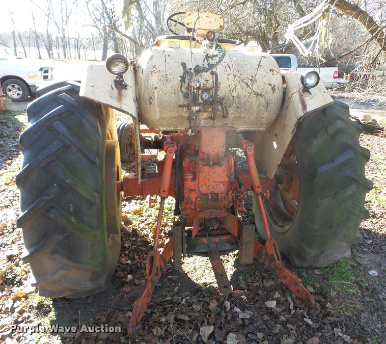 image for item J8674 1965 Case 941 tractor