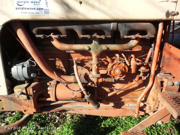 image for item J8674 1965 Case 941 tractor