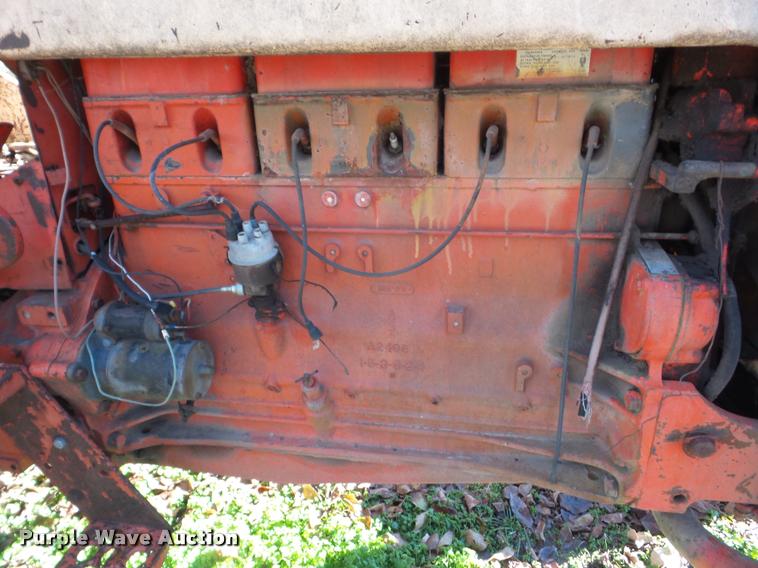 image for item J8674 1965 Case 941 tractor