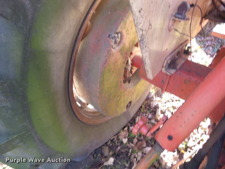 image for item J8674 1965 Case 941 tractor