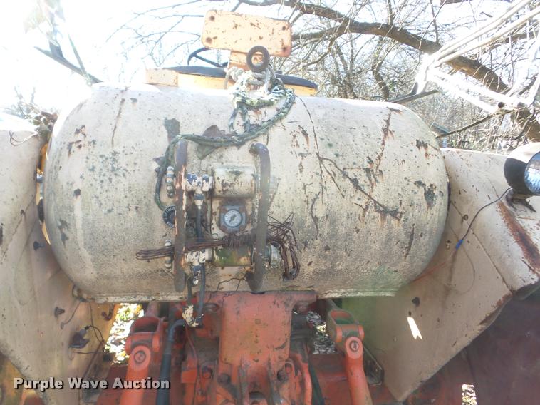 image for item J8674 1965 Case 941 tractor