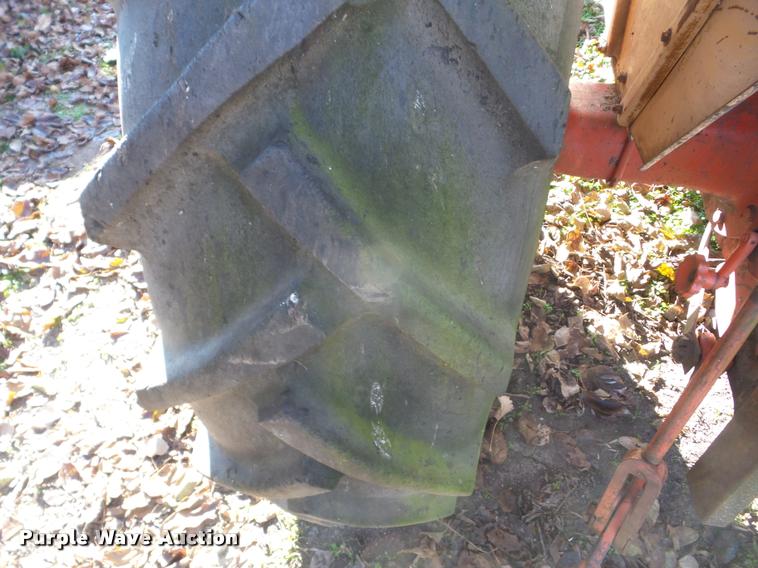 image for item J8674 1965 Case 941 tractor