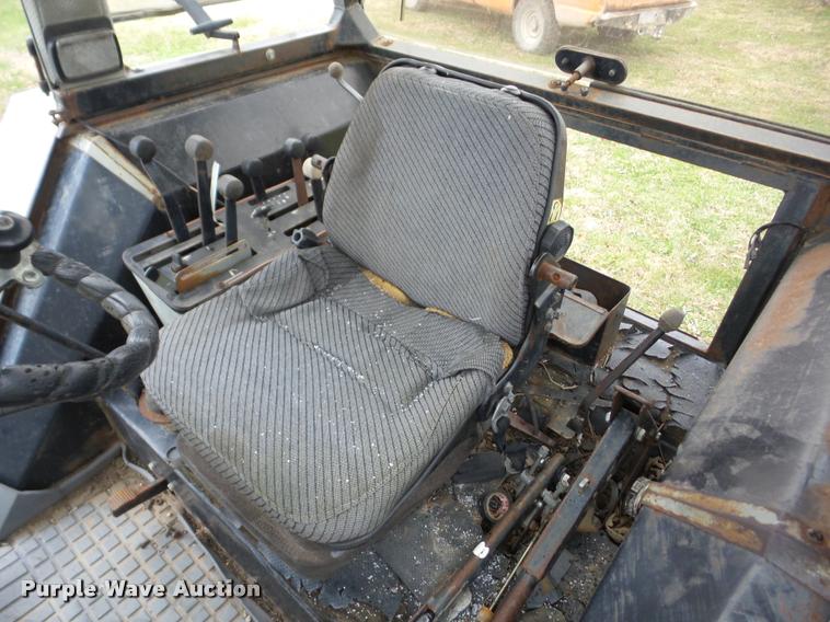 image for item J8682 1984 Case IH 1594 MFWD tractor