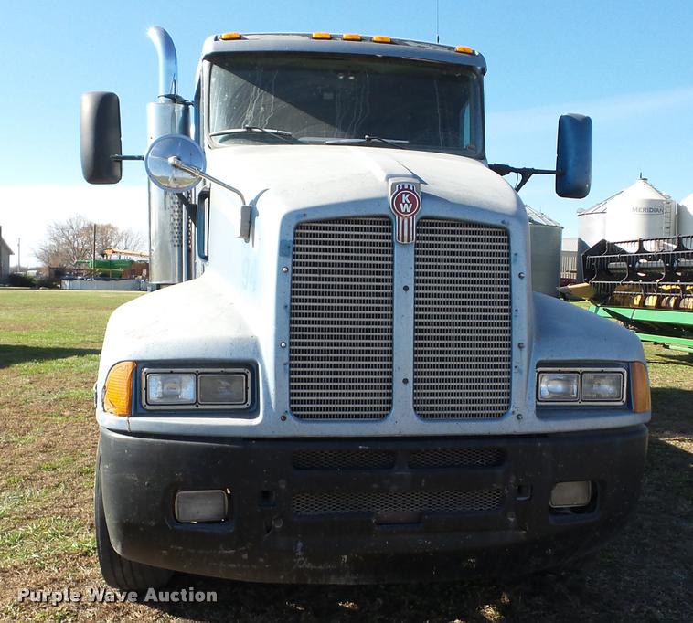 image for item J8685 1990 Kenworth T600 tank truck