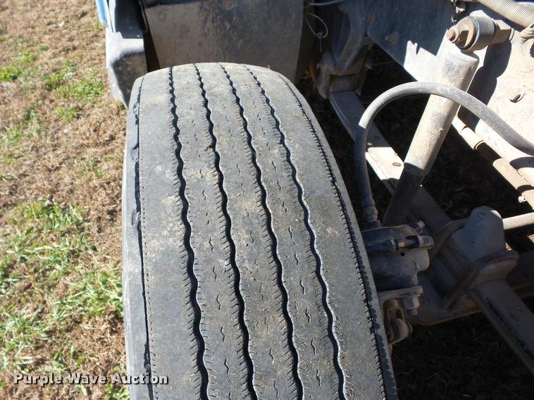 image for item J8685 1990 Kenworth T600 tank truck