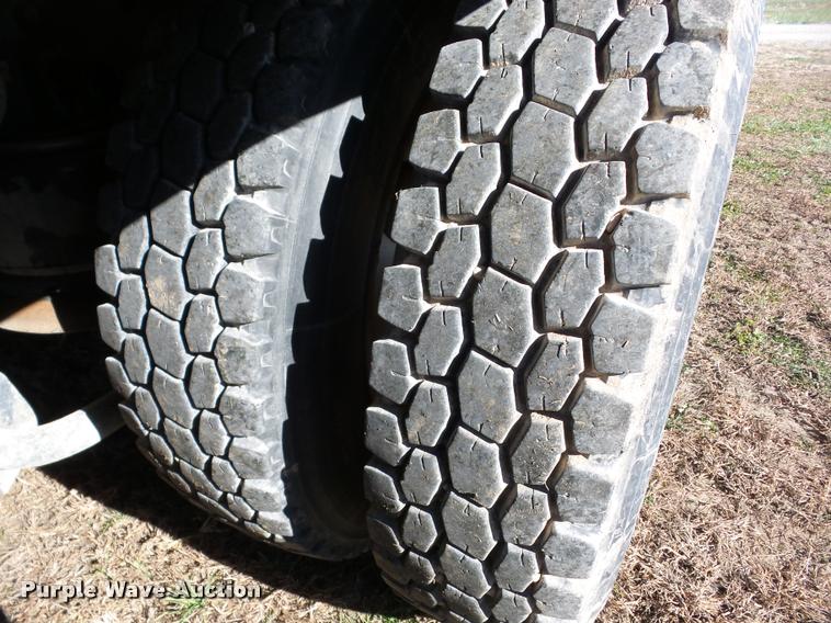 image for item J8685 1990 Kenworth T600 tank truck