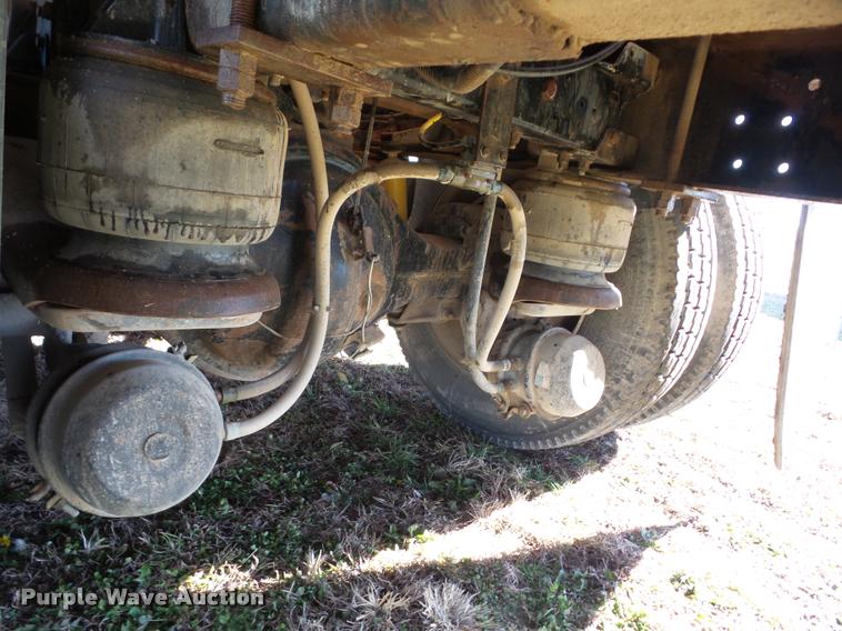 image for item J8685 1990 Kenworth T600 tank truck