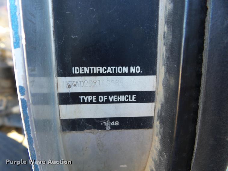 image for item J8685 1990 Kenworth T600 tank truck