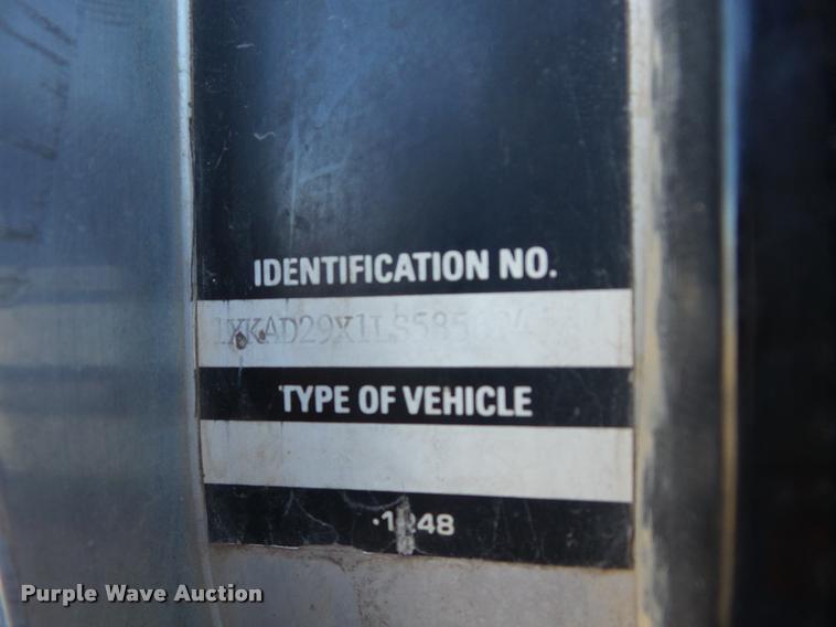 image for item J8685 1990 Kenworth T600 tank truck