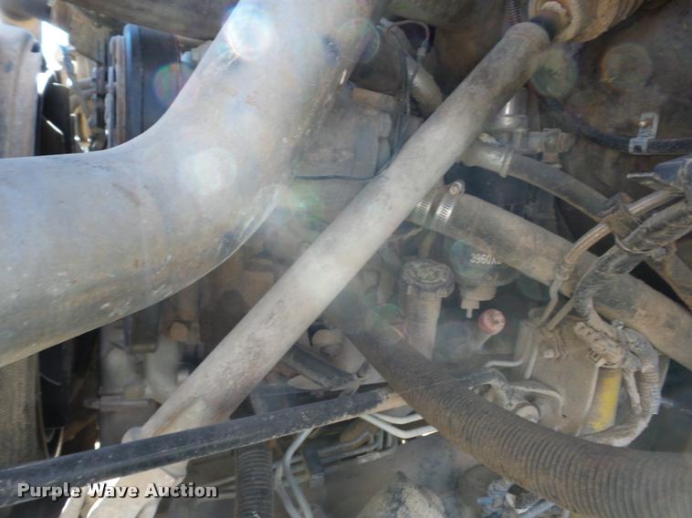 image for item J8686 2007 Chevrolet C5500 Crew Cab service truck with crane