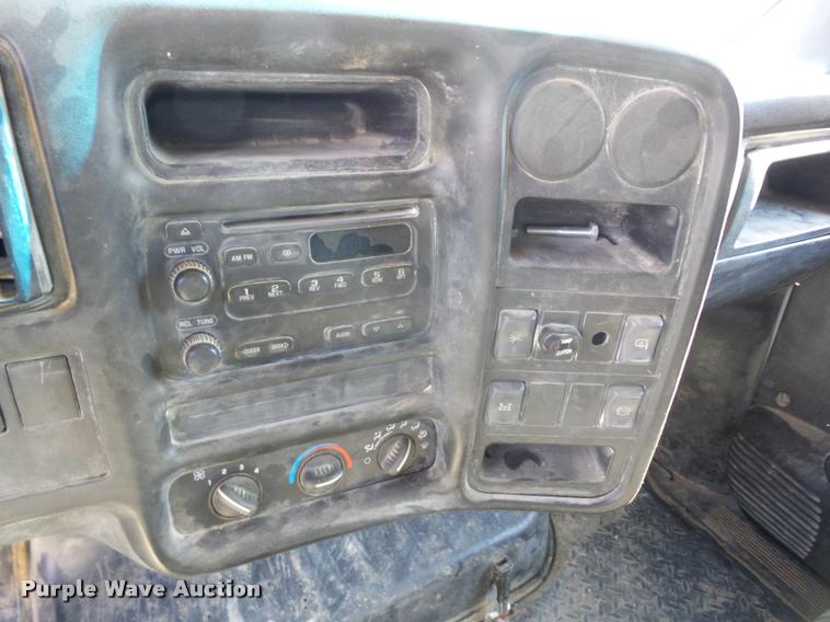 image for item J8686 2007 Chevrolet C5500 Crew Cab service truck with crane