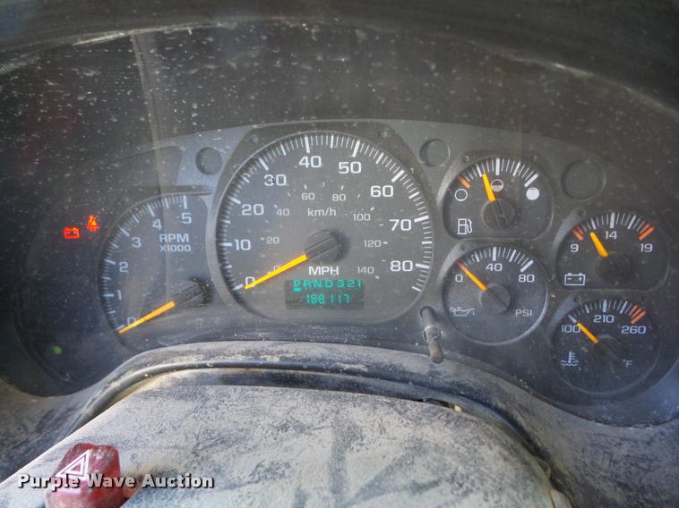 image for item J8686 2007 Chevrolet C5500 Crew Cab service truck with crane