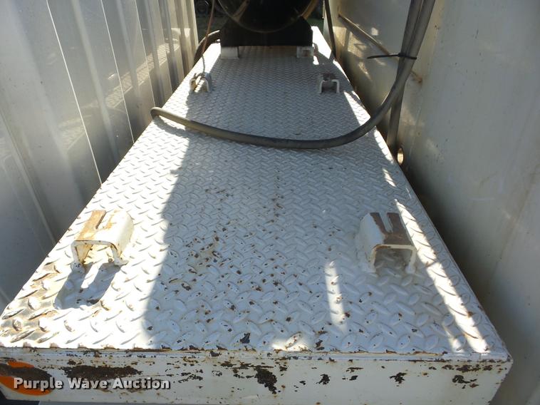 image for item J8686 2007 Chevrolet C5500 Crew Cab service truck with crane