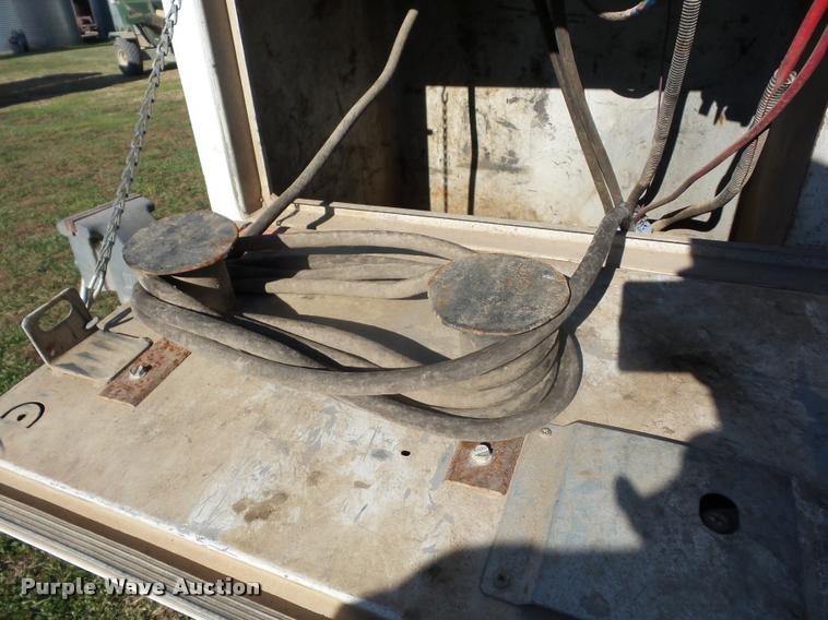 image for item J8686 2007 Chevrolet C5500 Crew Cab service truck with crane