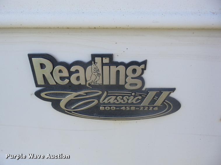 image for item J8686 2007 Chevrolet C5500 Crew Cab service truck with crane