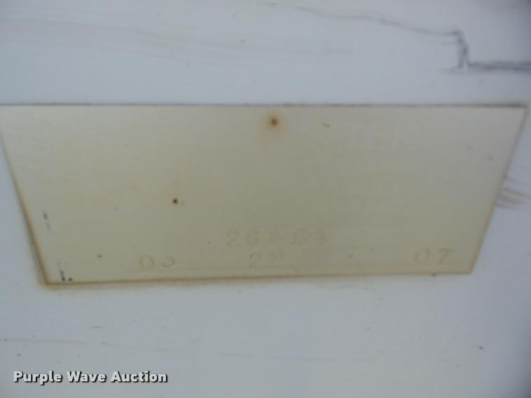 image for item J8686 2007 Chevrolet C5500 Crew Cab service truck with crane