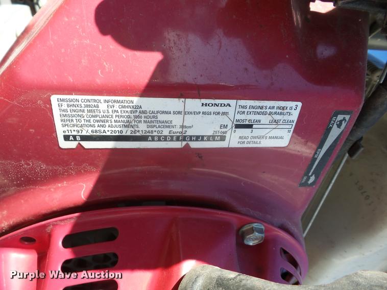 image for item J8686 2007 Chevrolet C5500 Crew Cab service truck with crane