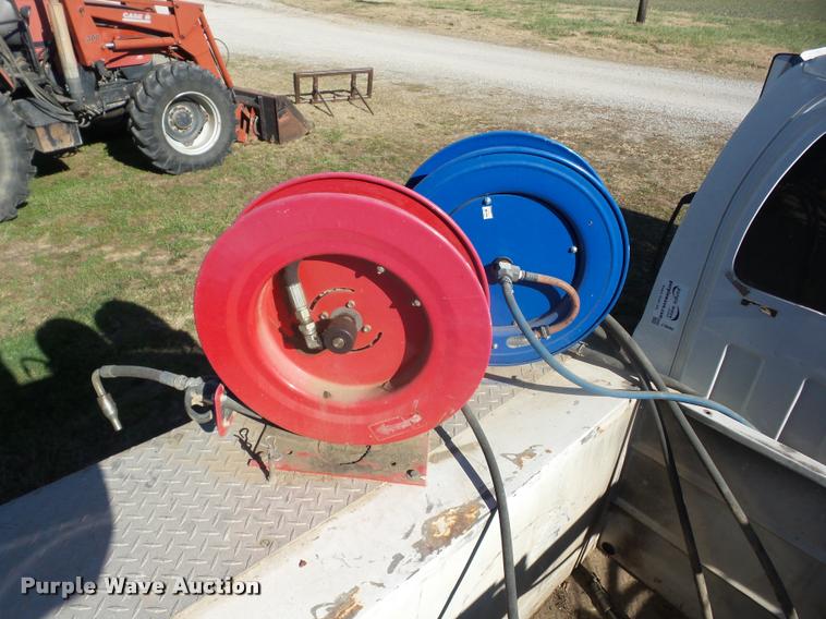 image for item J8686 2007 Chevrolet C5500 Crew Cab service truck with crane