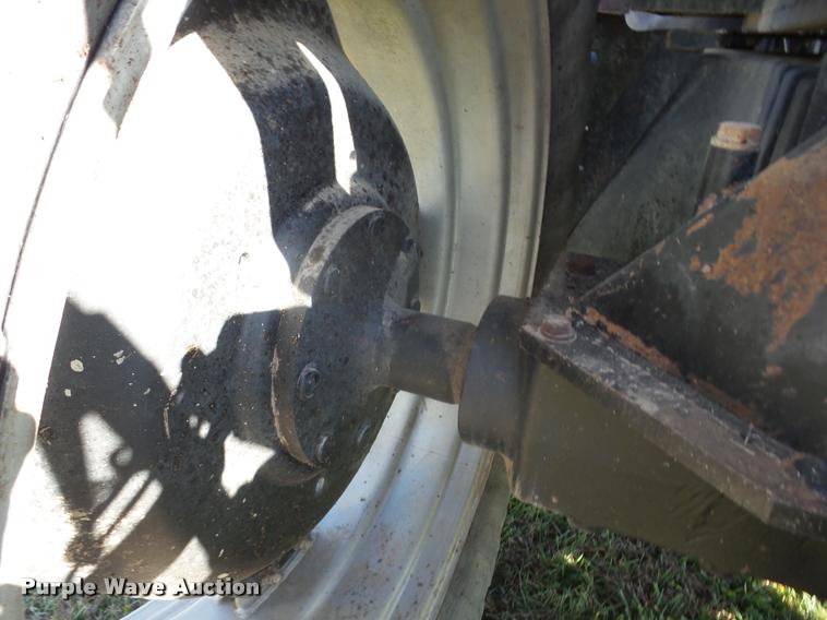 image for item J8687 1997 Case IH MX110 HFWD tractor