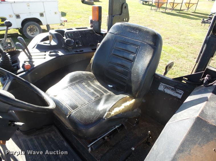 image for item J8687 1997 Case IH MX110 HFWD tractor