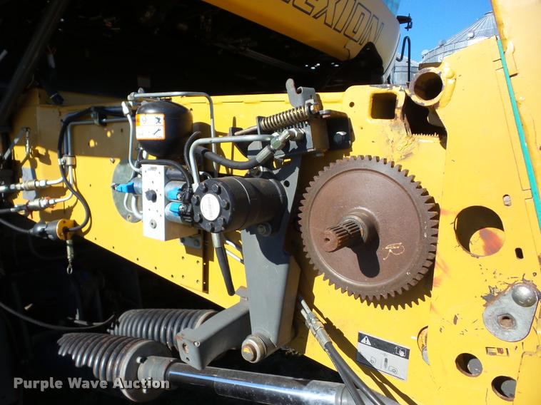 image for item J8689 2006 Lexion 585R RWA combine