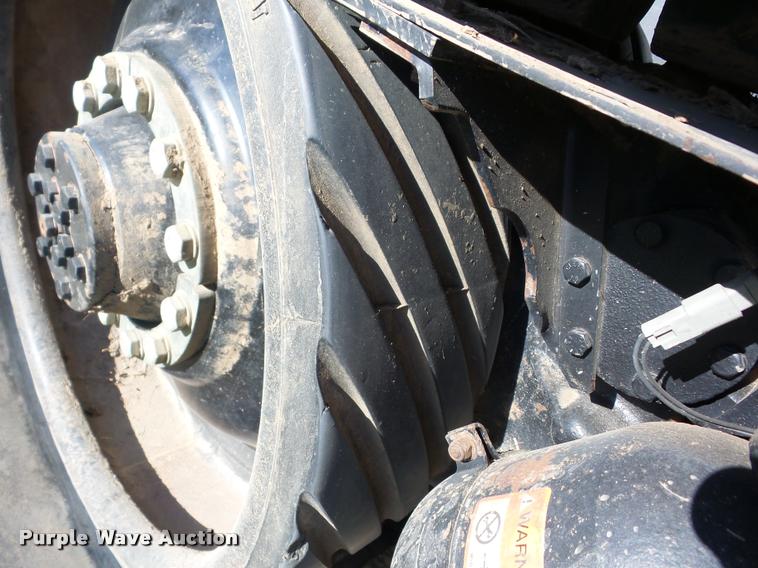 image for item J8689 2006 Lexion 585R RWA combine