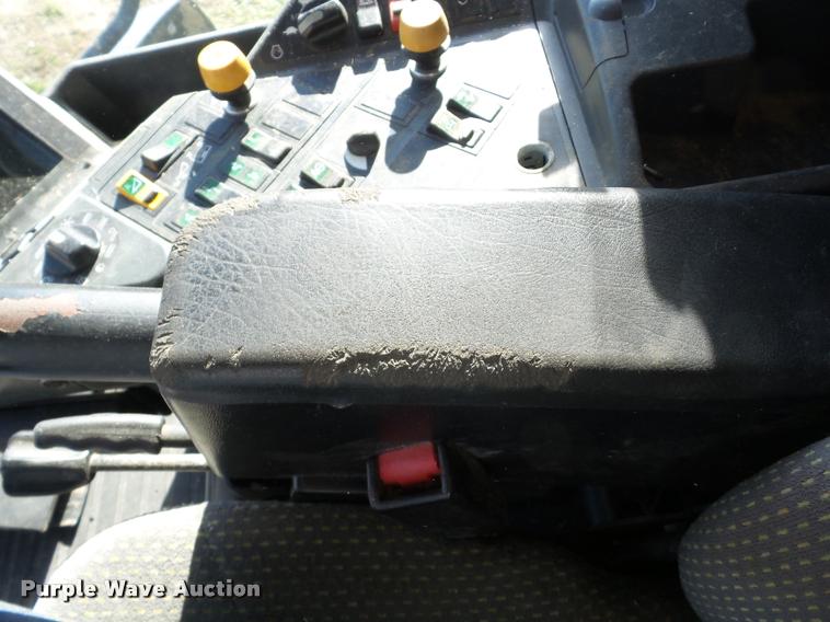 image for item J8689 2006 Lexion 585R RWA combine