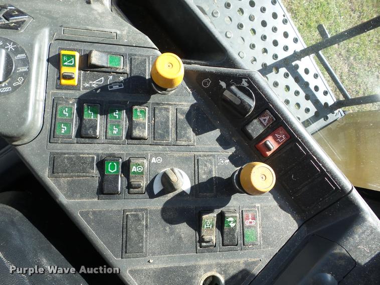 image for item J8689 2006 Lexion 585R RWA combine