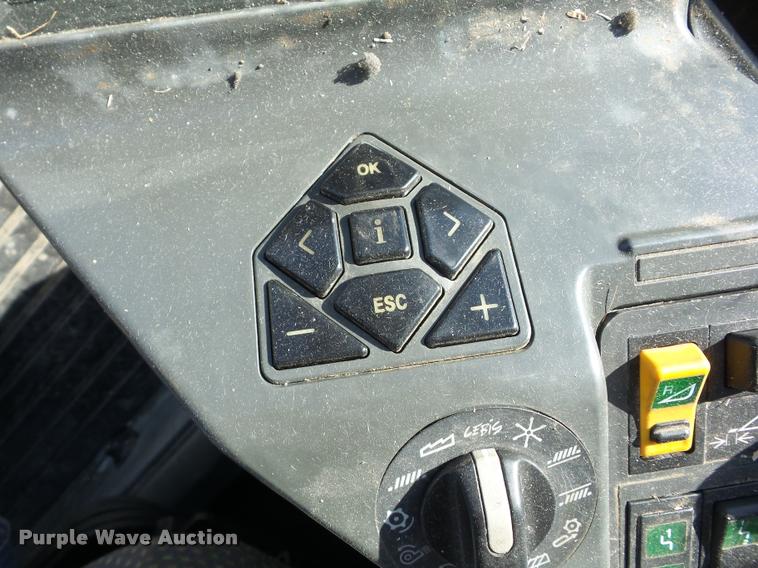 image for item J8689 2006 Lexion 585R RWA combine