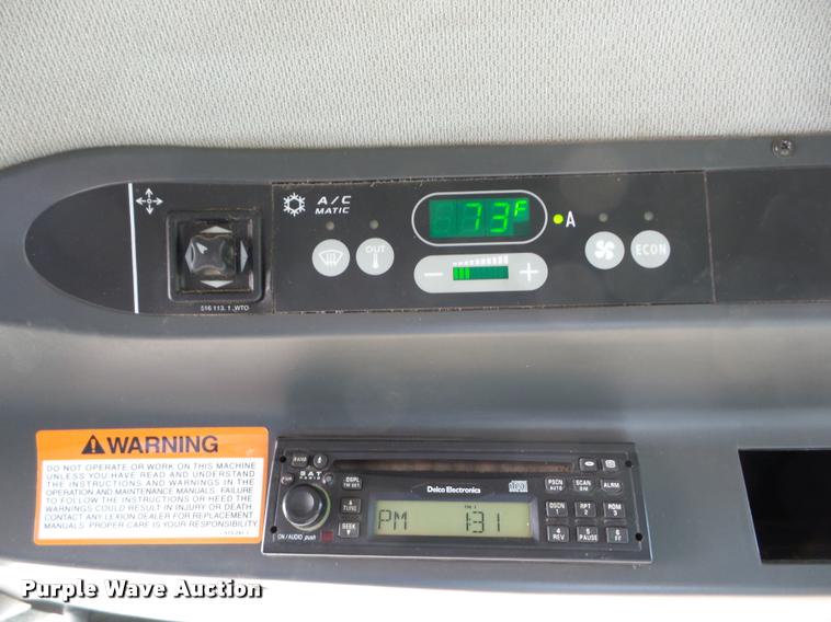 image for item J8689 2006 Lexion 585R RWA combine