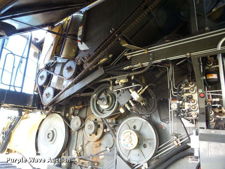 image for item J8689 2006 Lexion 585R RWA combine