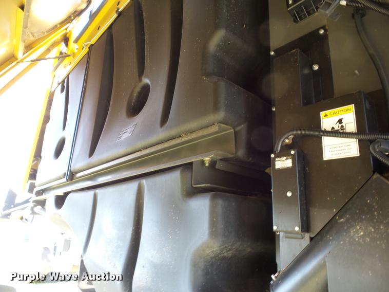 image for item J8689 2006 Lexion 585R RWA combine