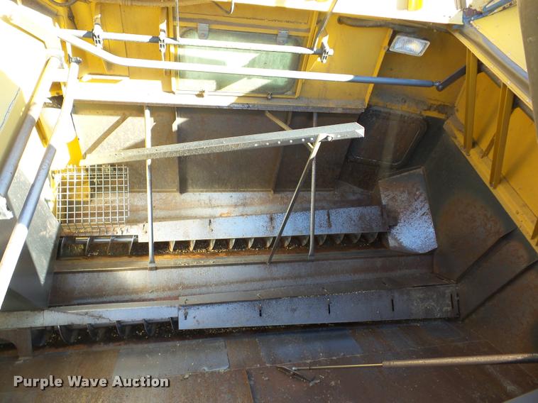 image for item J8689 2006 Lexion 585R RWA combine