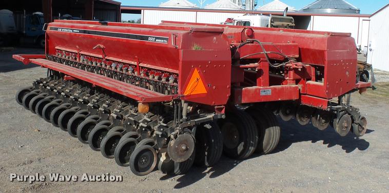 image for item K3424 Case IH minimum-till grain drill