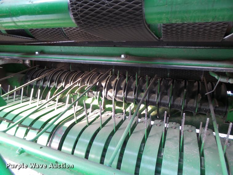 image for item K5524 2013 John Deere 569 Premium round baler
