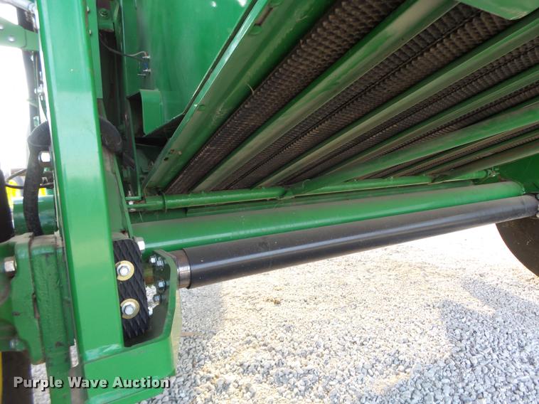 image for item K5524 2013 John Deere 569 Premium round baler
