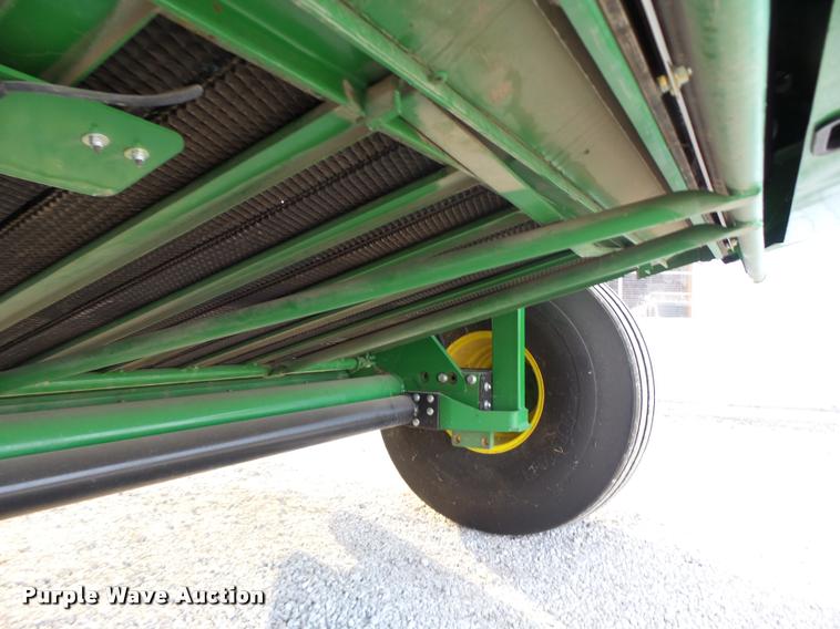 image for item K5524 2013 John Deere 569 Premium round baler