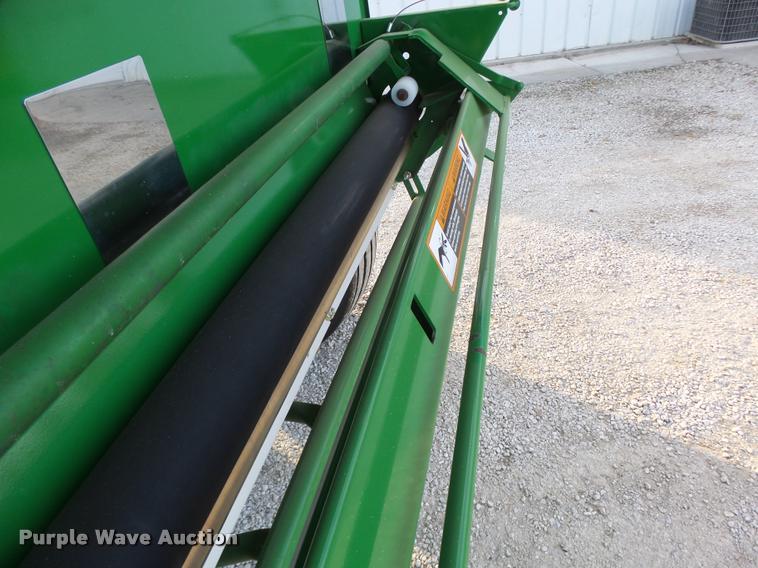 image for item K5524 2013 John Deere 569 Premium round baler