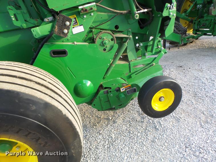image for item K5524 2013 John Deere 569 Premium round baler