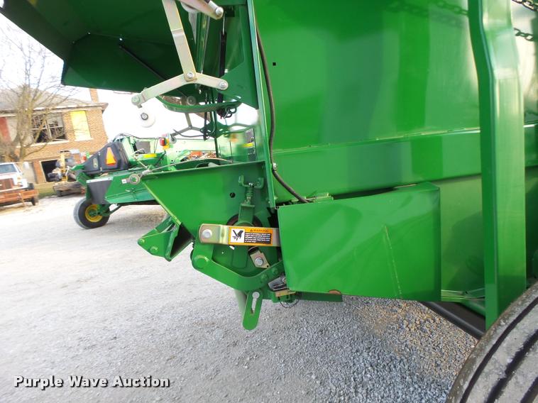 image for item K5524 2013 John Deere 569 Premium round baler