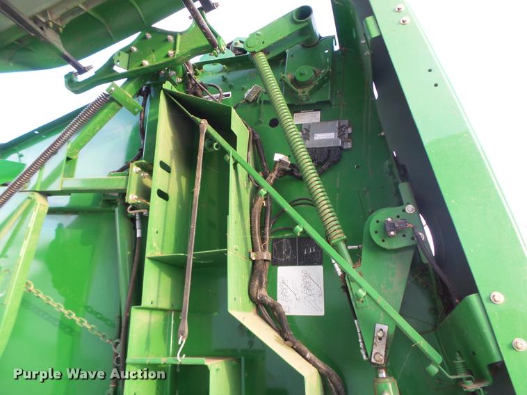 image for item K5524 2013 John Deere 569 Premium round baler