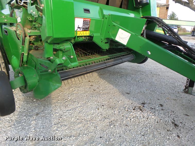 image for item K5524 2013 John Deere 569 Premium round baler