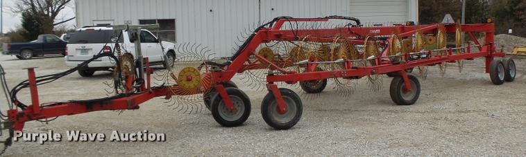 image for item K5529 Tonutti V20 hay rake