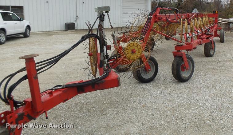 image for item K5529 Tonutti V20 hay rake