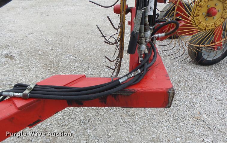 image for item K5529 Tonutti V20 hay rake