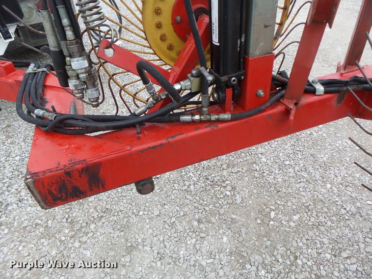 image for item K5529 Tonutti V20 hay rake