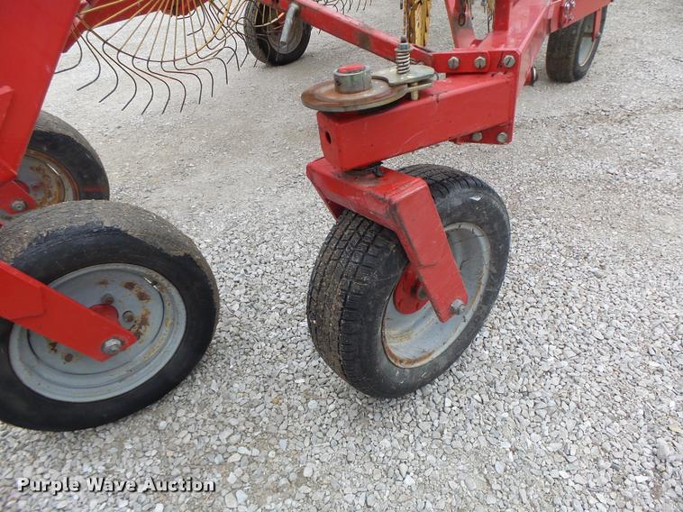 image for item K5529 Tonutti V20 hay rake