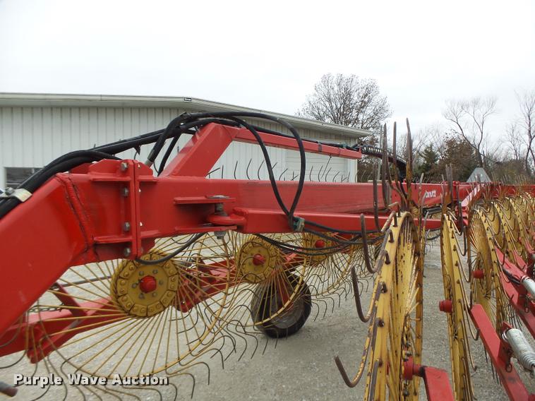 image for item K5529 Tonutti V20 hay rake